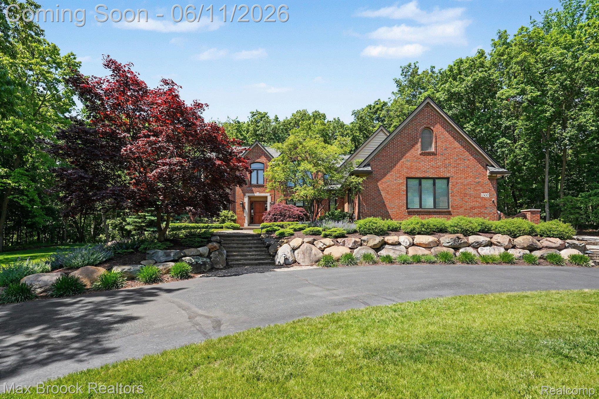 1300 Oak Hollow Drive