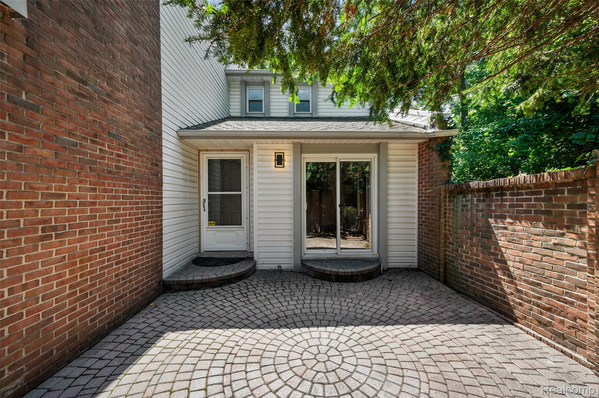 169 E Long Lake Road