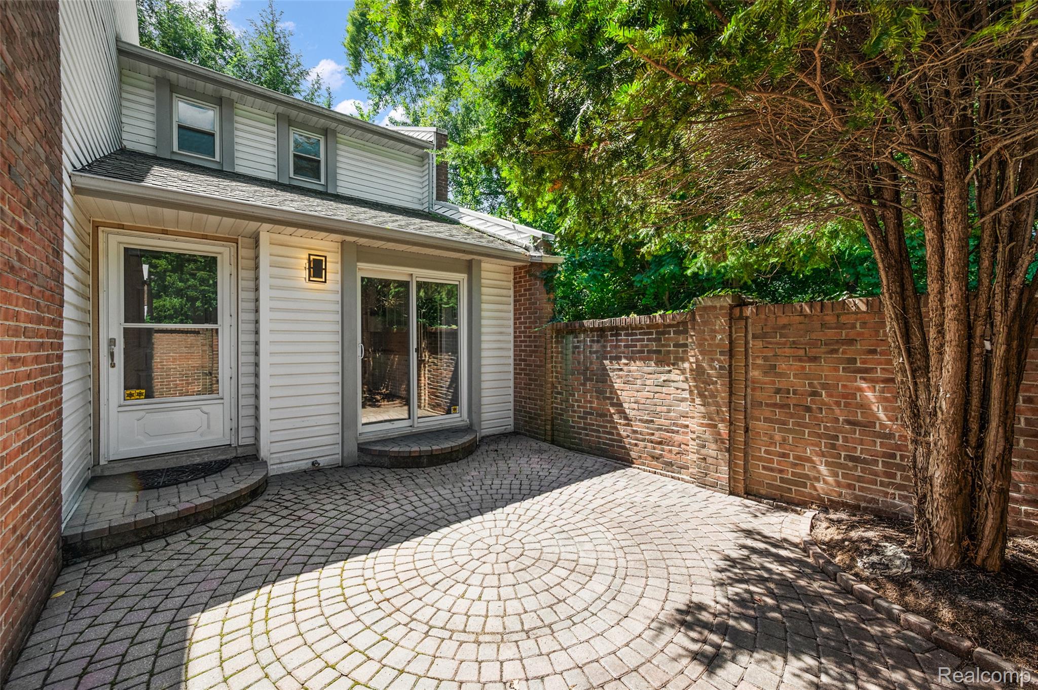 169 E Long Lake Road
