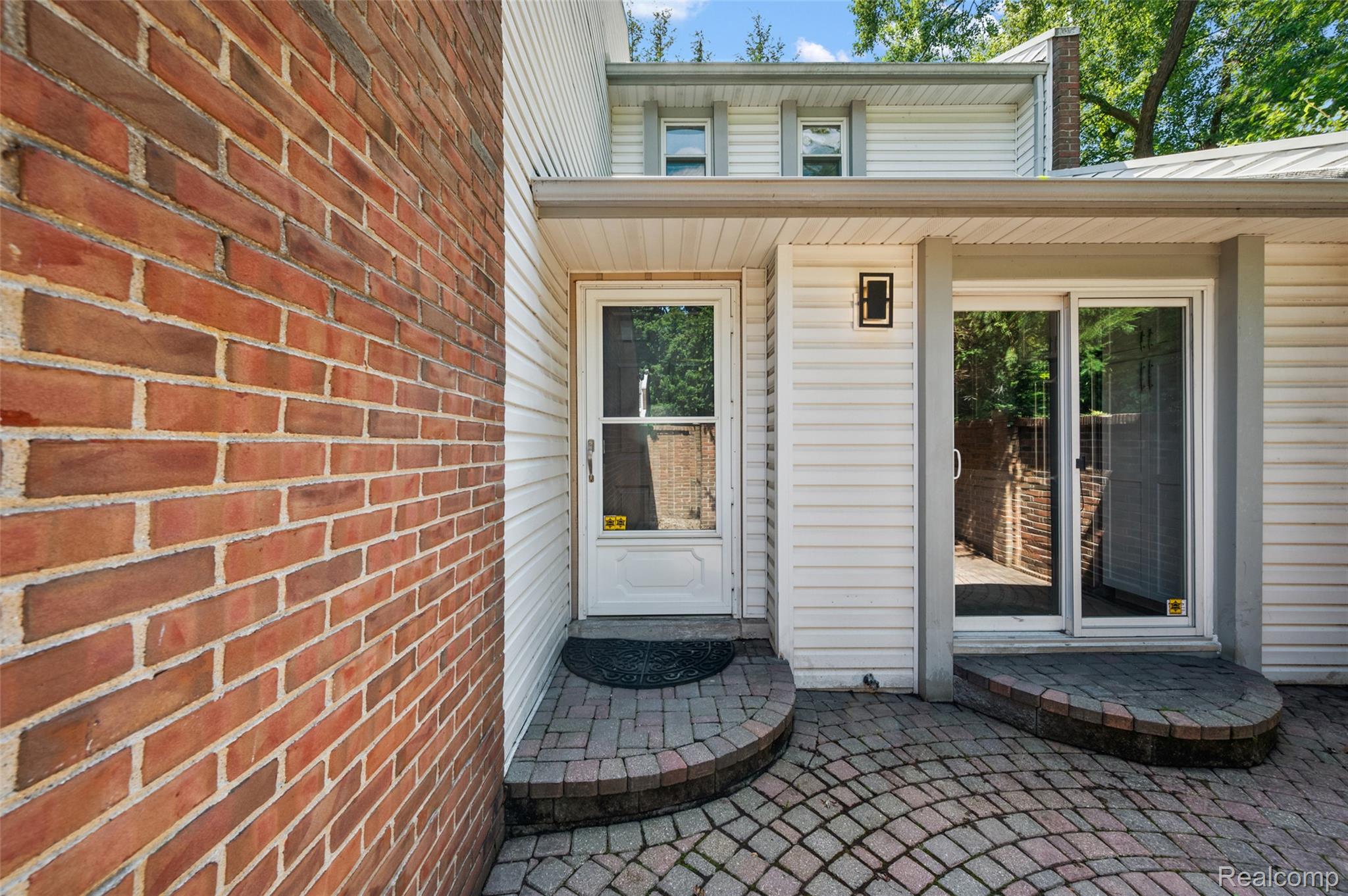 169 E Long Lake Road