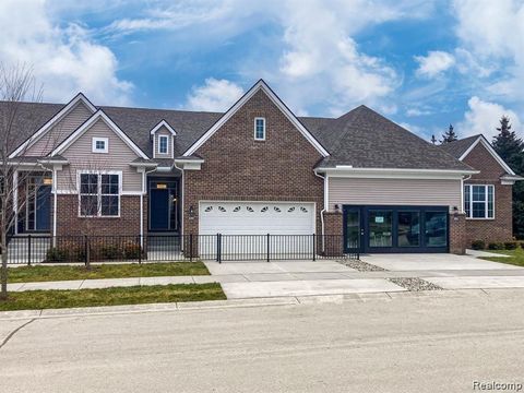 2274 Chase Drive 111 Hartland Township MI 48855