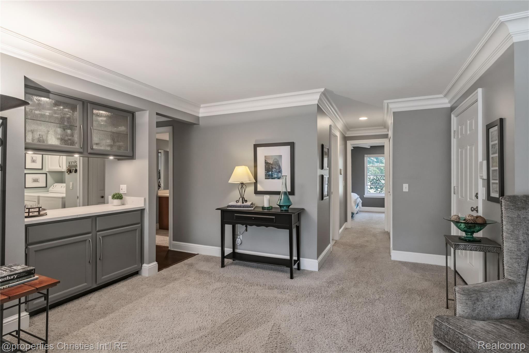 1695 Huntington Park