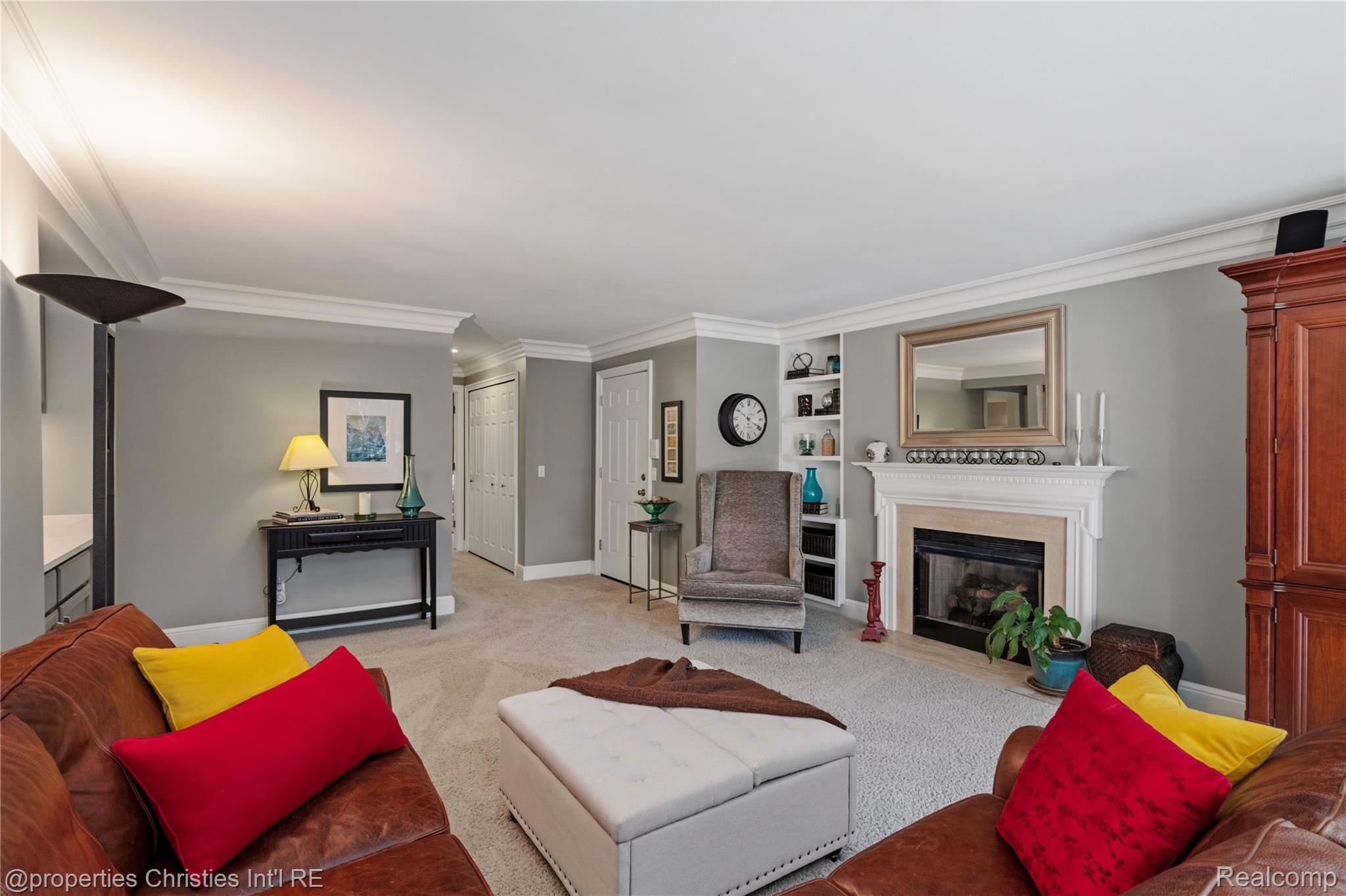 1695 Huntington Park