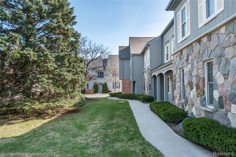 1695 Huntington Park Rochester Hills City MI 48309