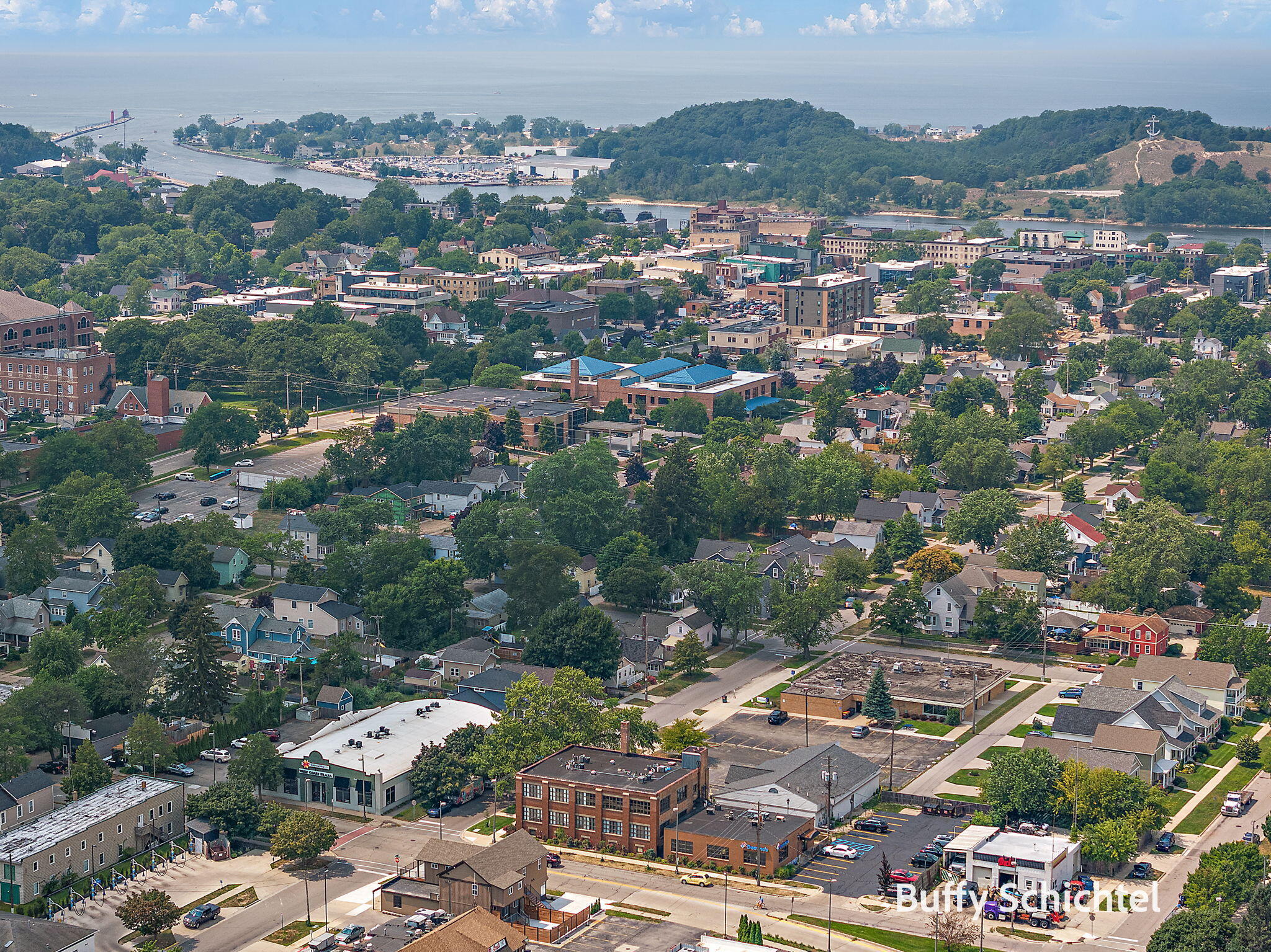 633 Elliott Avenue 10