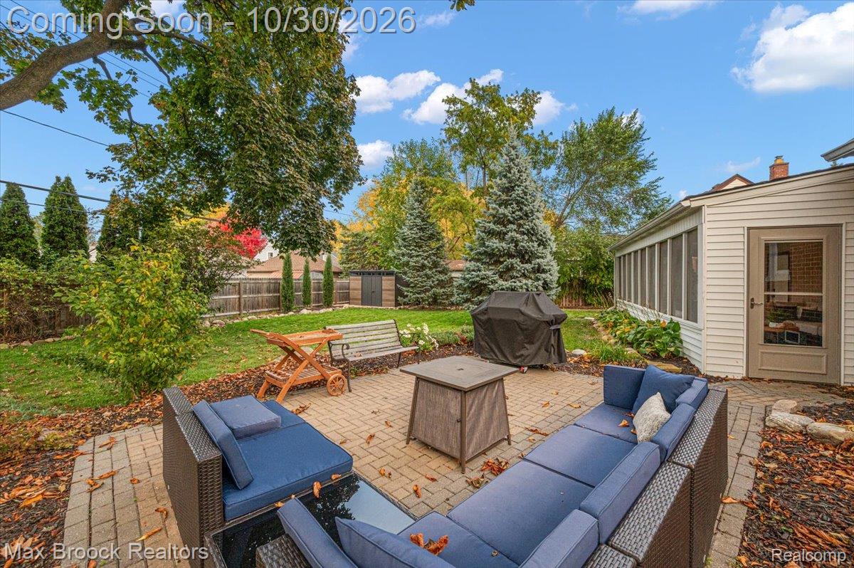 786 W 11 Mile Road