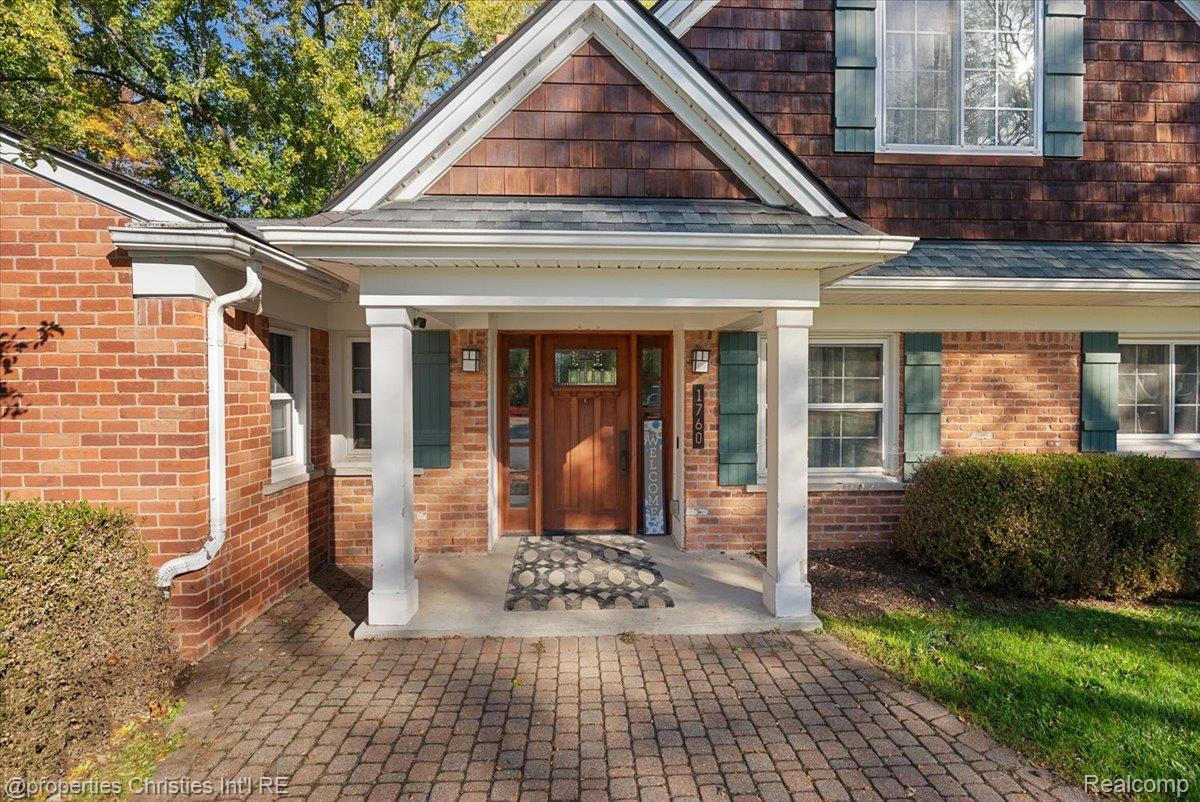 1760 CEDAR HILL Drive