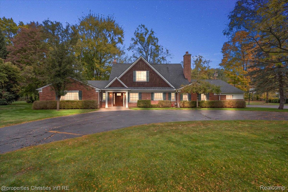 1760 CEDAR HILL Drive