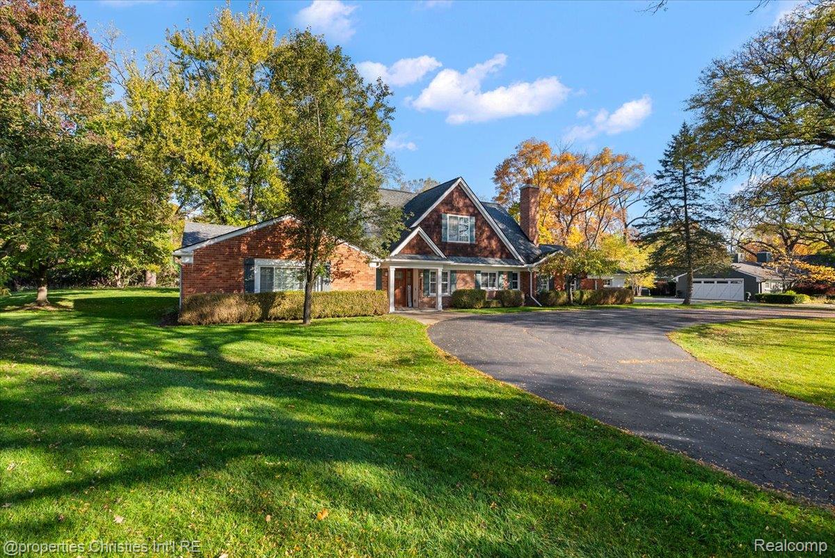 1760 CEDAR HILL Drive
