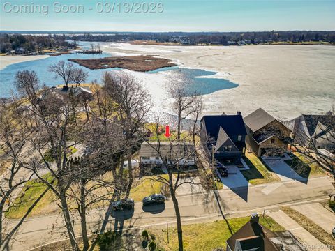 2918 Woodbine Drive Waterford Charter Township MI 48328