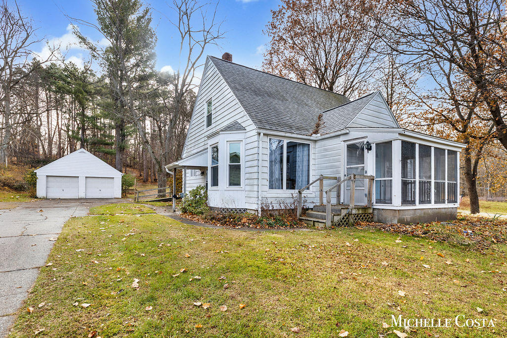 13100 Grand River Drive SE