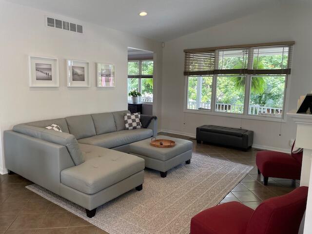 460 Summer Grv Drive