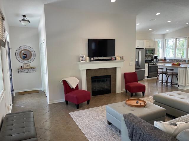 460 Summer Grv Drive