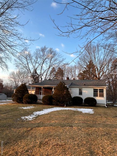 1136 W Rowland Street Mundy Township MI 48507