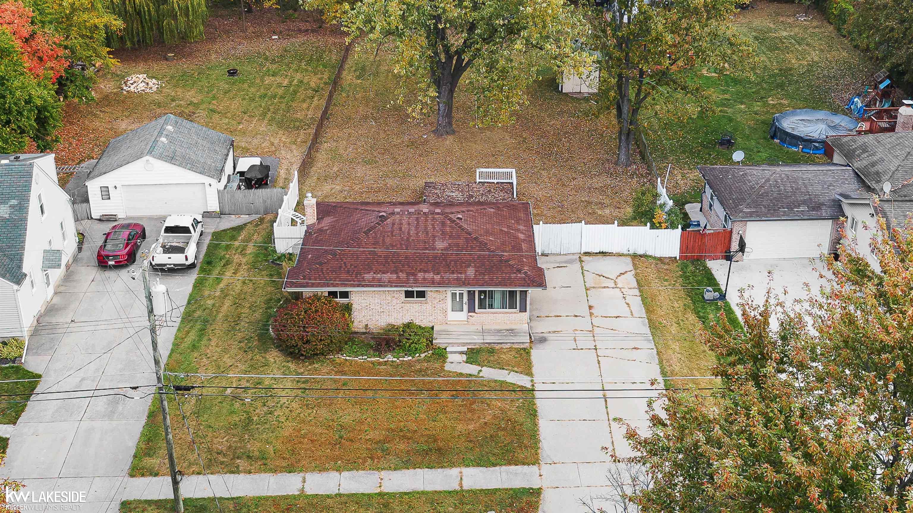 5353 Northlawn Drive
