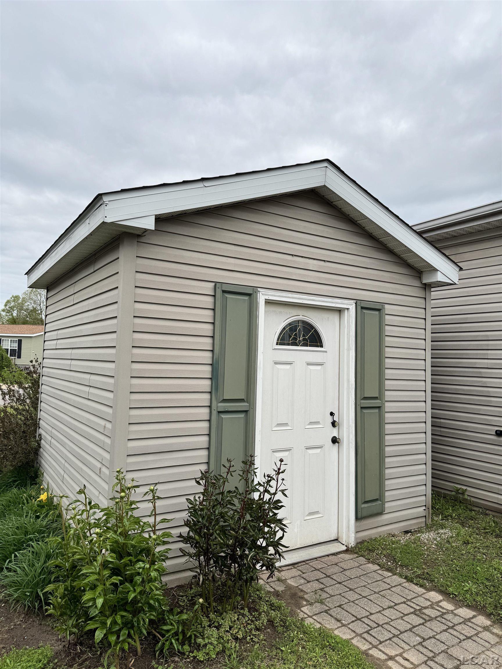 293 Scarlet Oak Lane