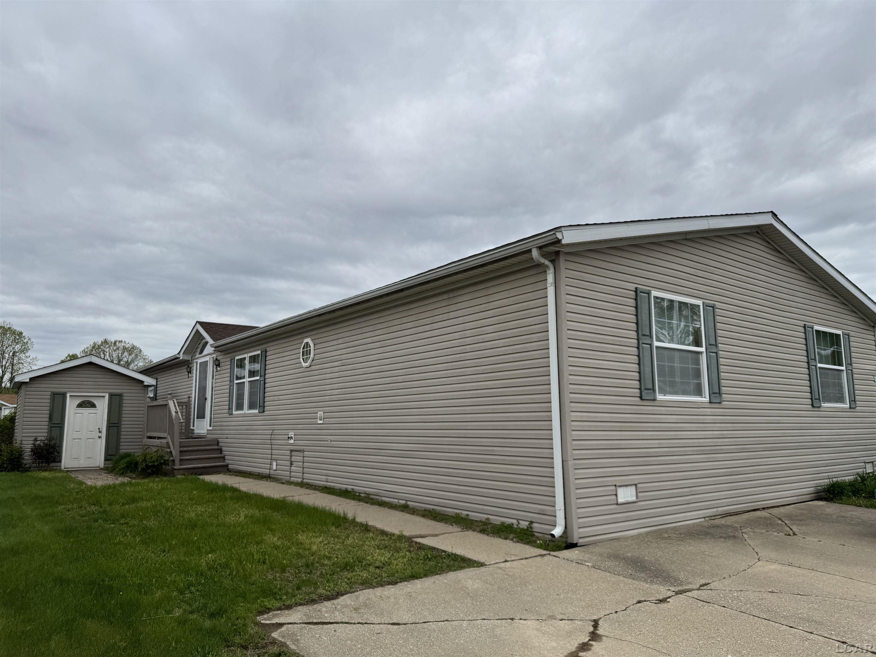 293 Scarlet Oak Lane