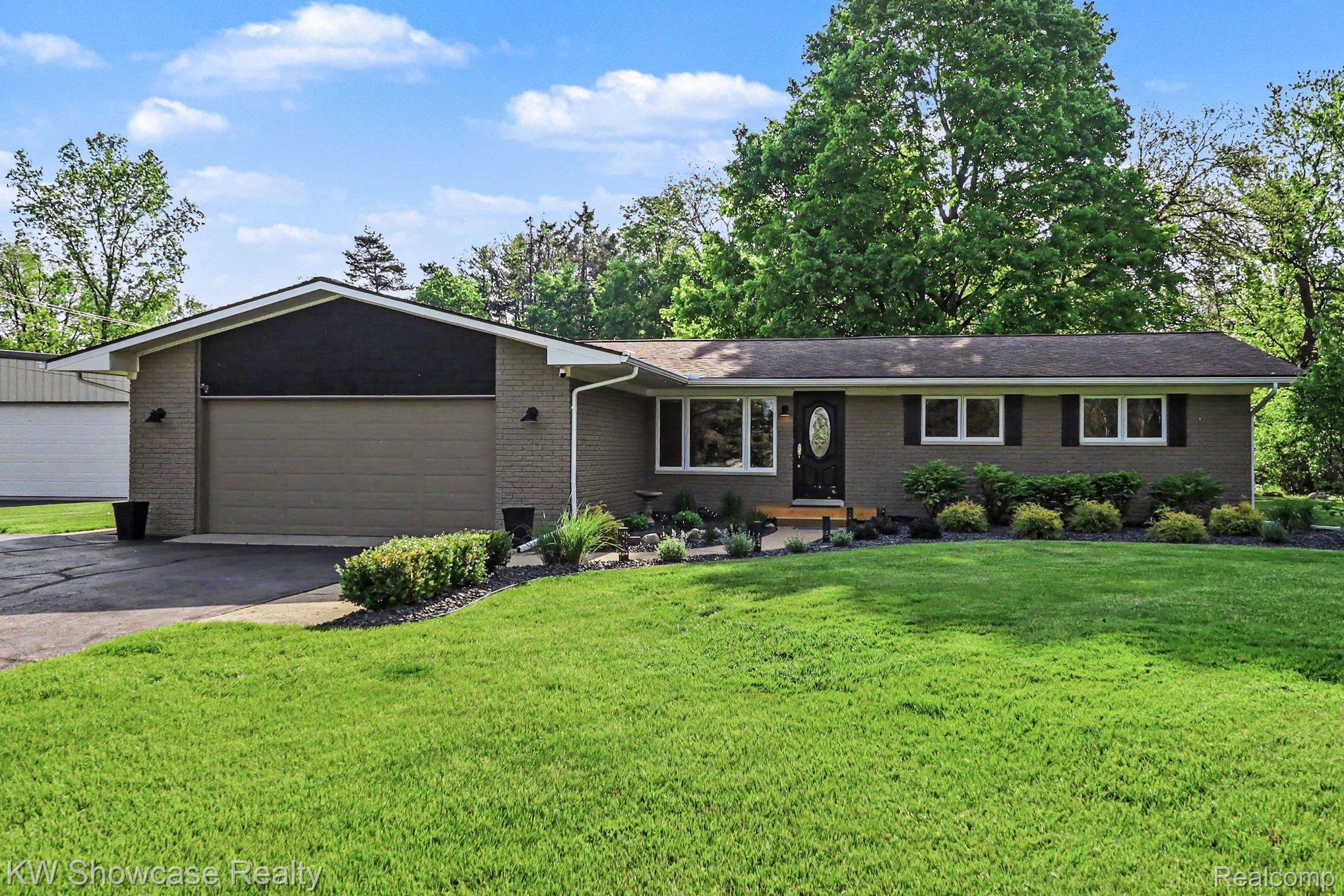 2572 Ridge Road