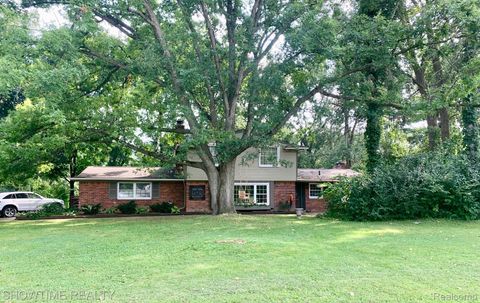 1210 ASHOVER Drive Bloomfield Charter Township MI 48304