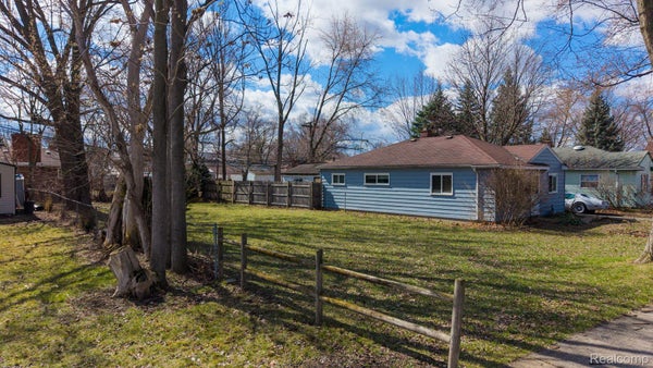21913 POWERS AVE, DEARBORN HEIGHTS, MI 48125 - Image 261f7edf431c27df3bb6efd3ce29ab23/2962190284