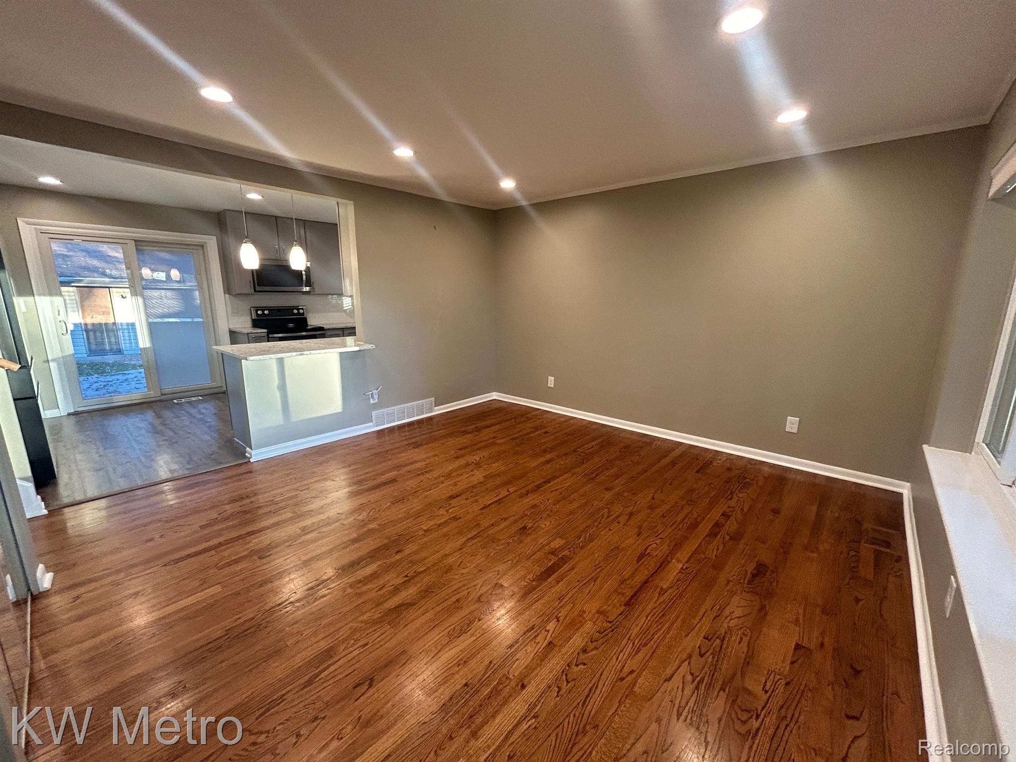 1210 KENILWORTH