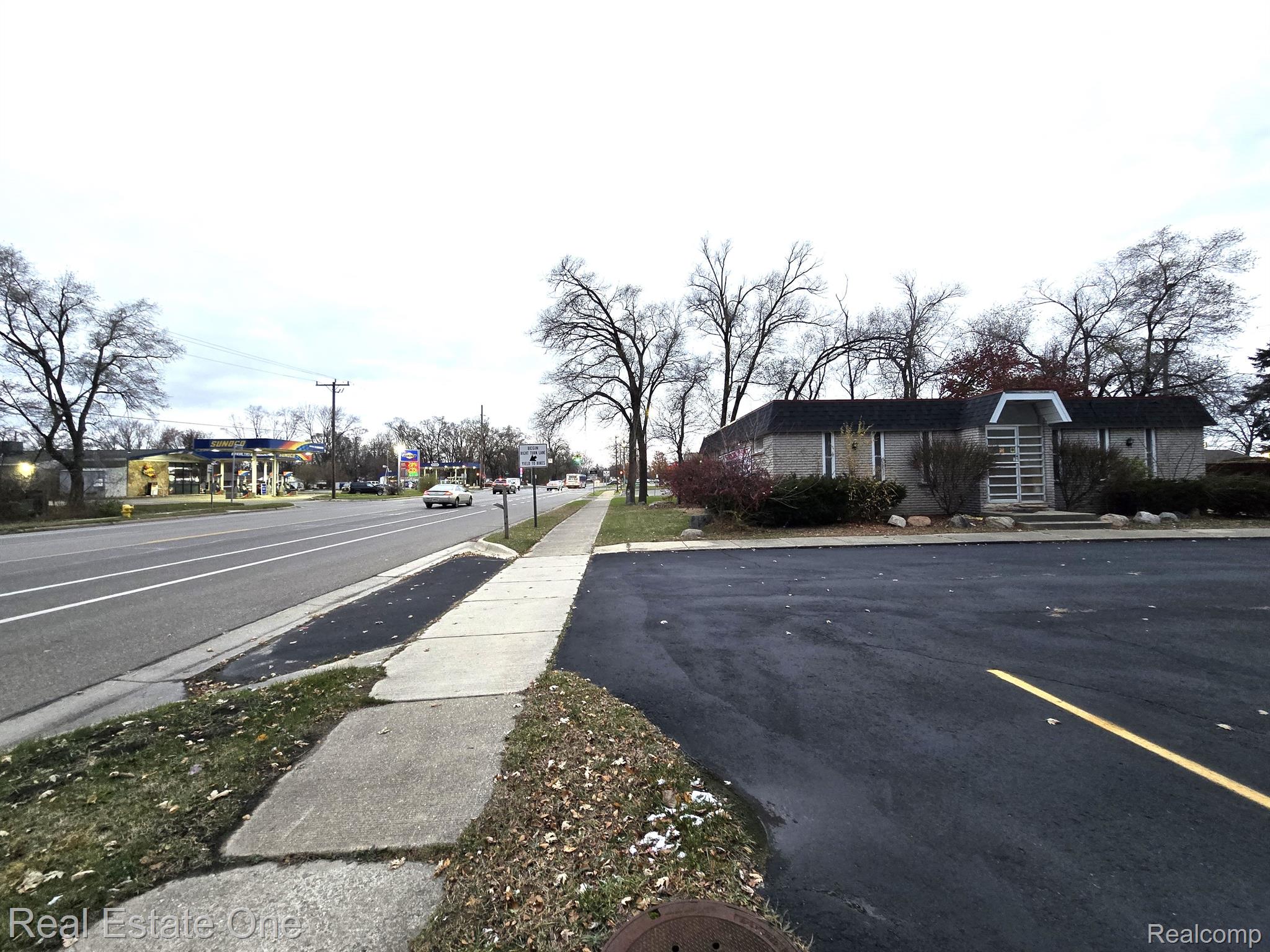 880 N FORD Boulevard