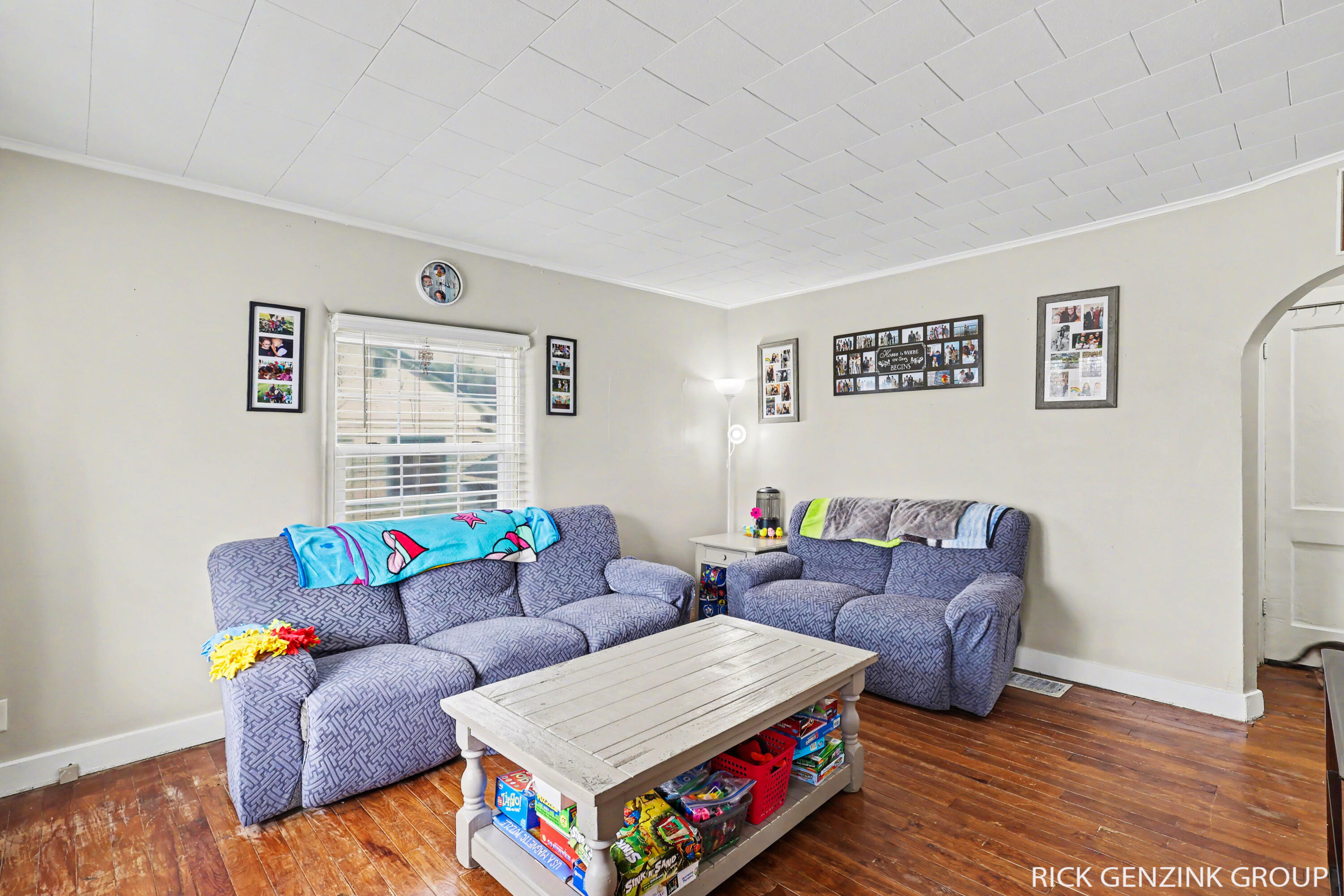 614 W High Street