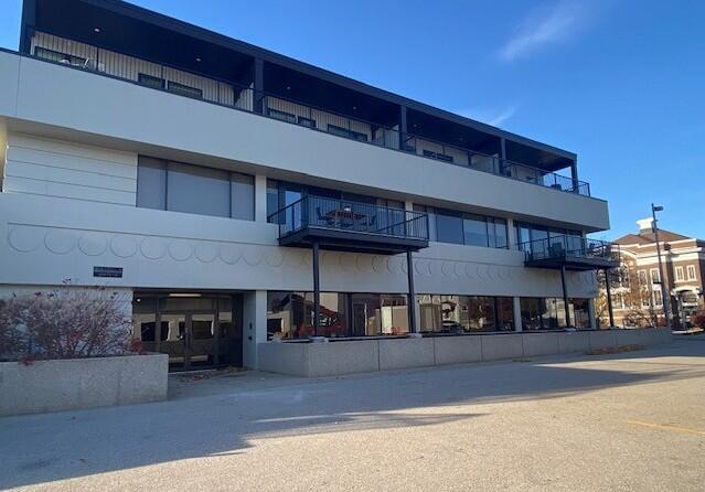 300 Washington #9-11