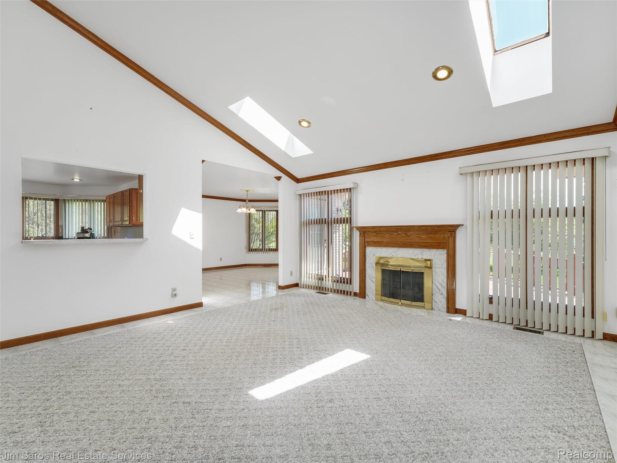 14008 Lakeshore Drive