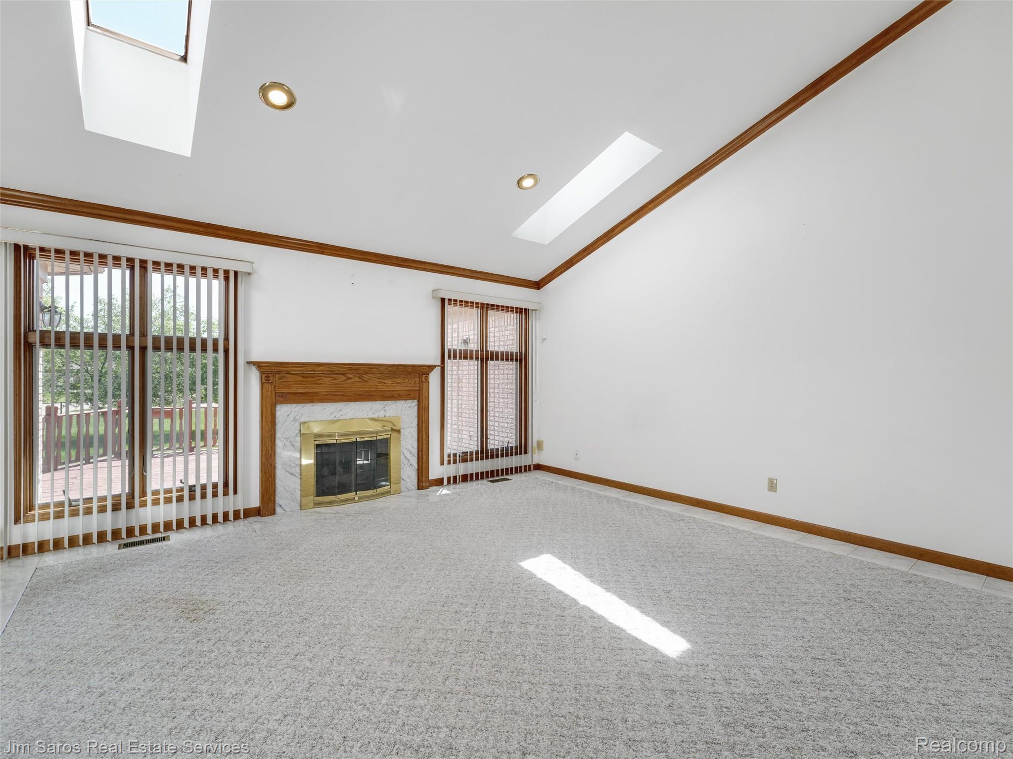 14008 Lakeshore Drive