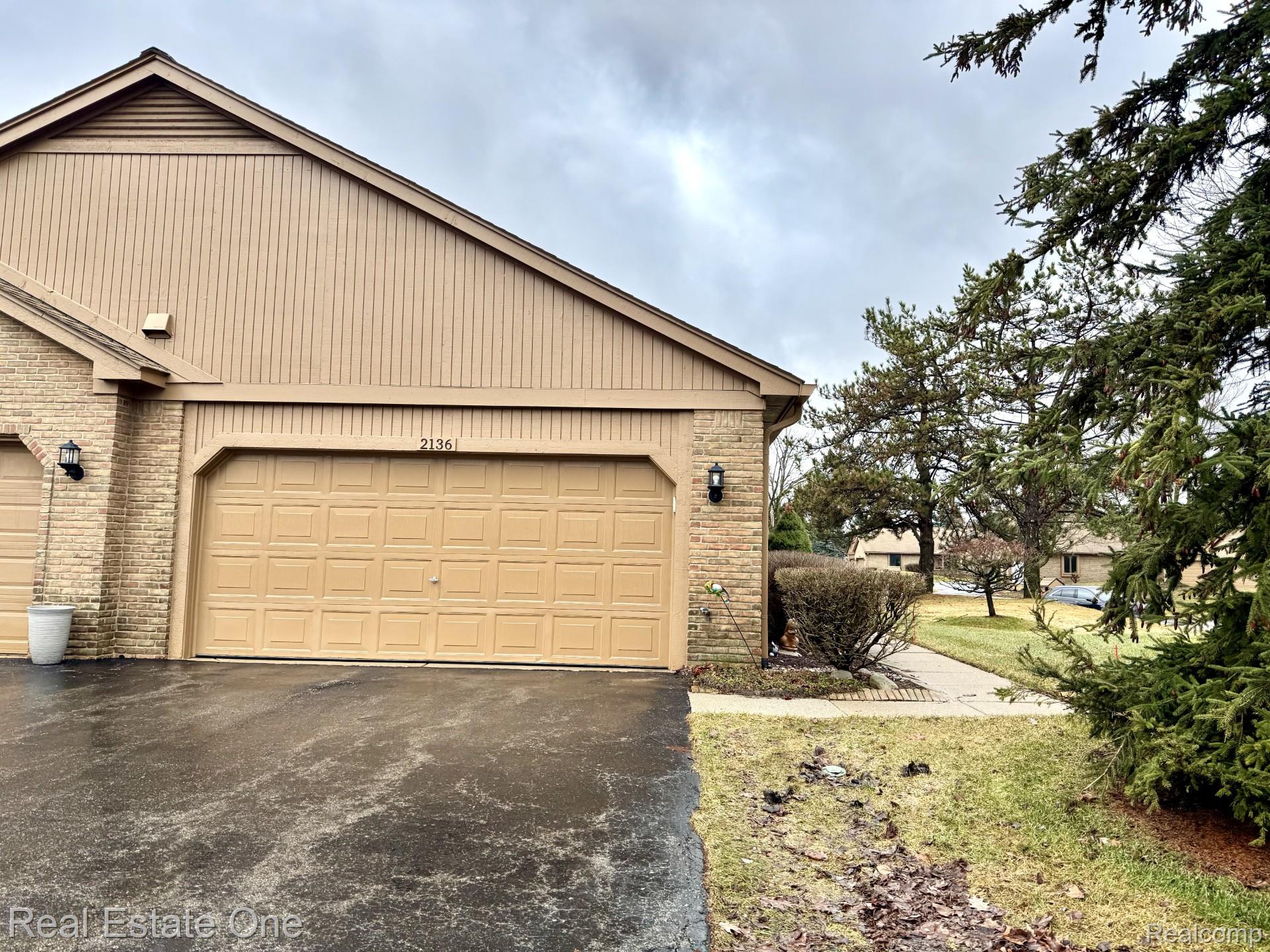 2136 London Bridge Drive