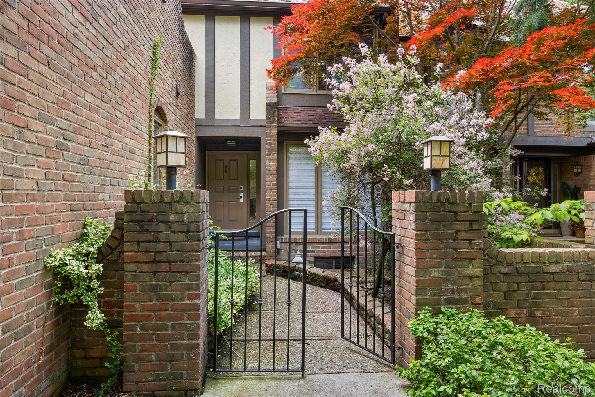 13 Timberlane Court