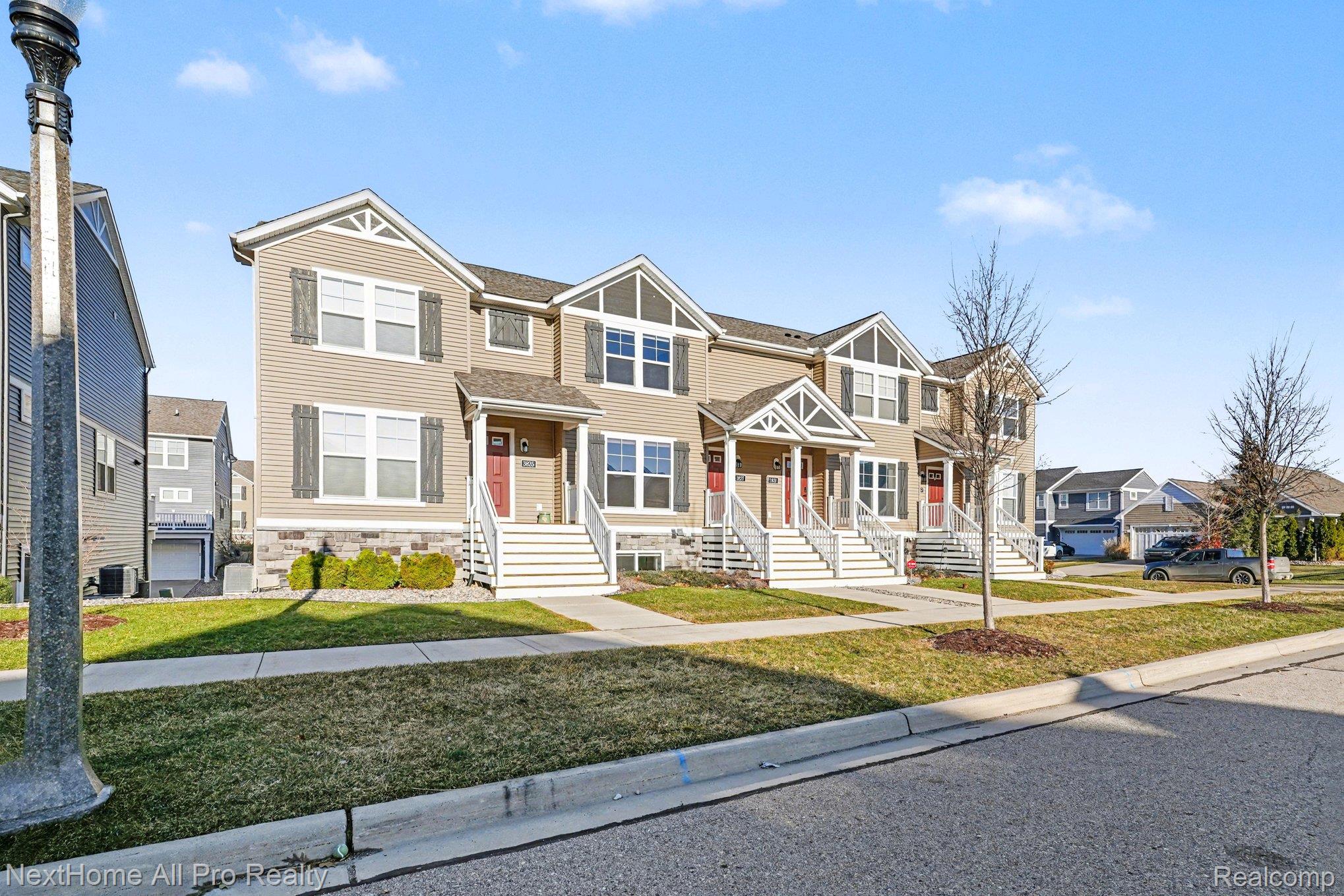 3827 Zaharas Lane 26