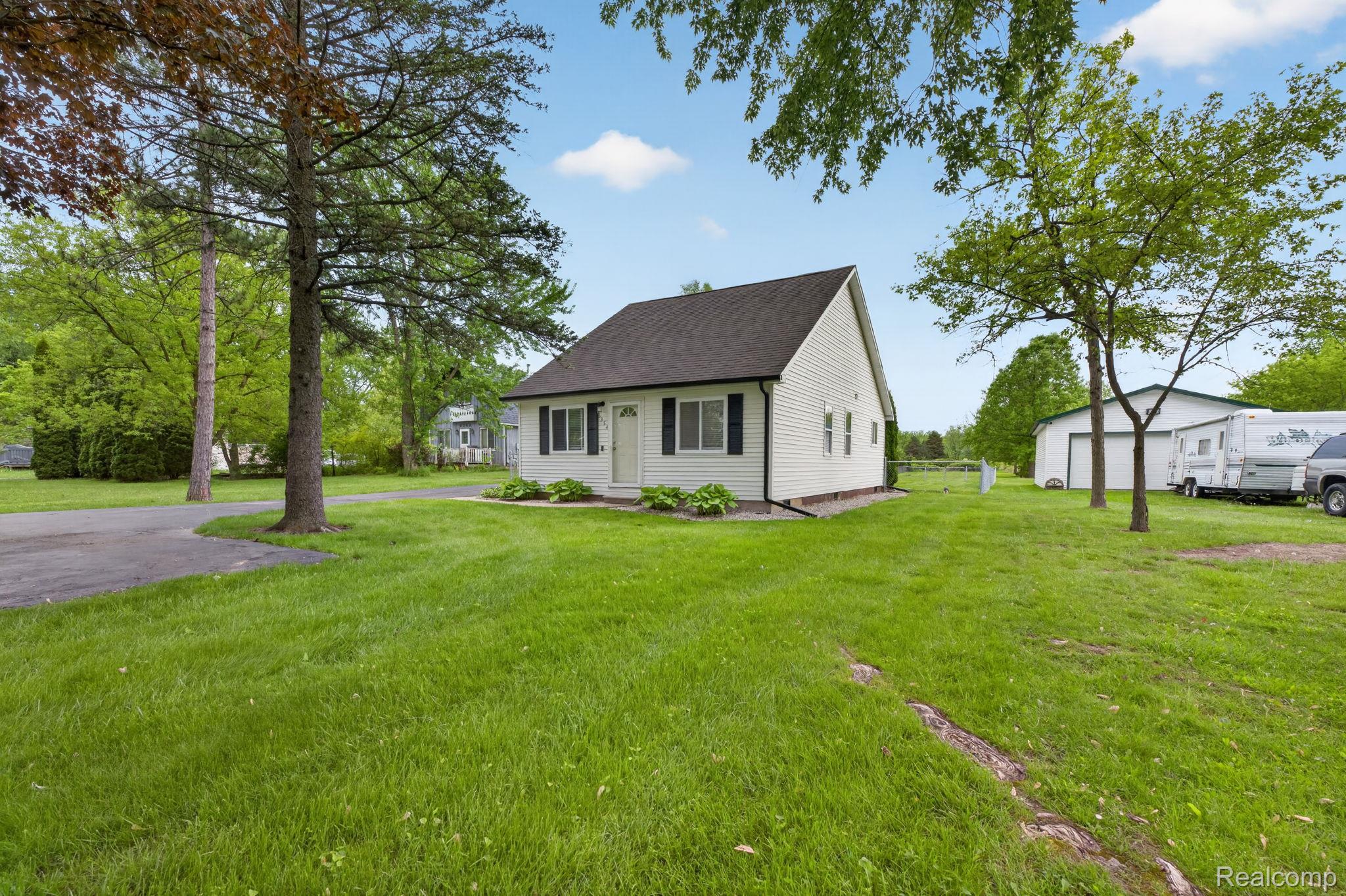 6354 Lapeer Road