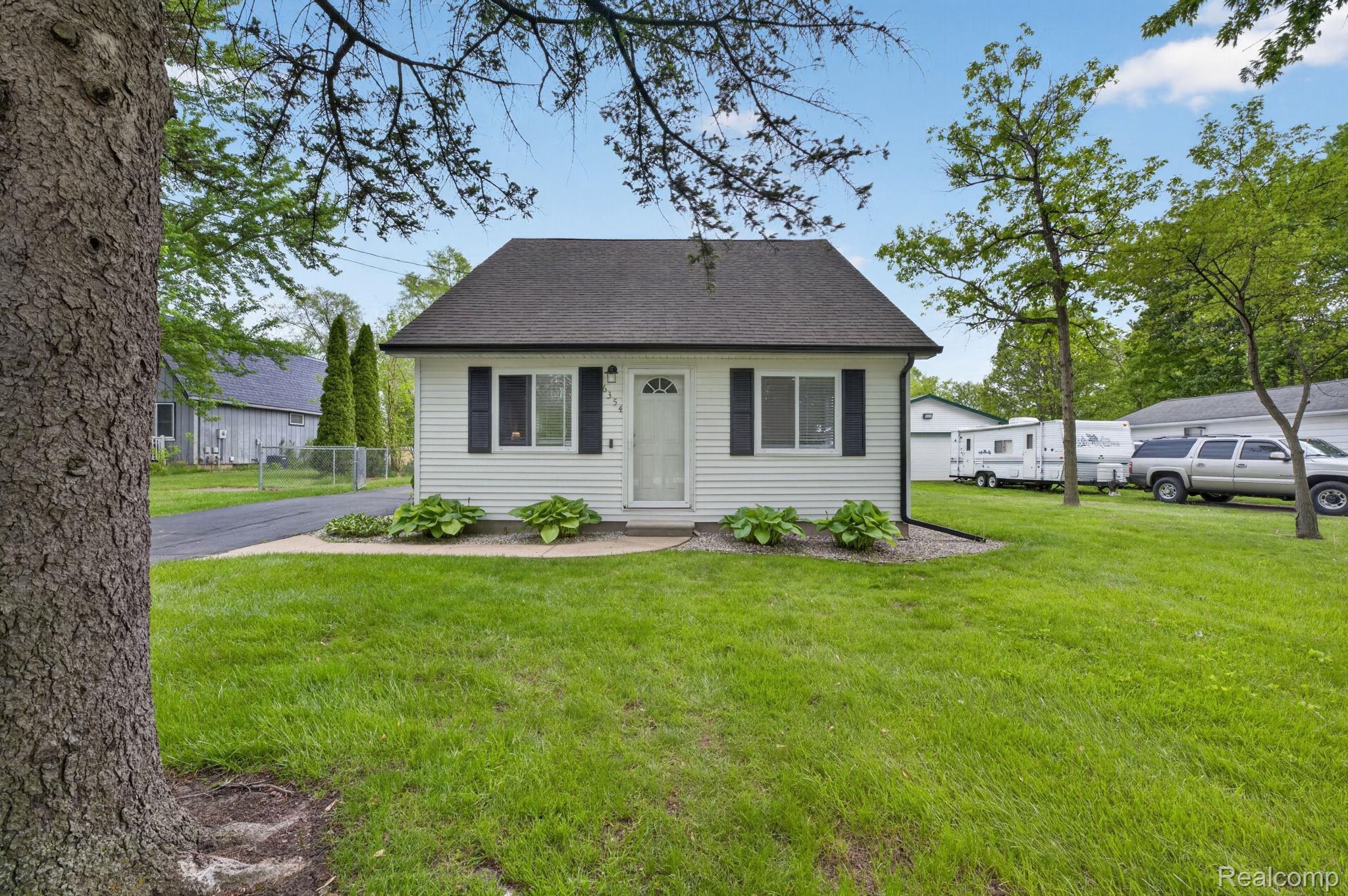 6354 Lapeer Road