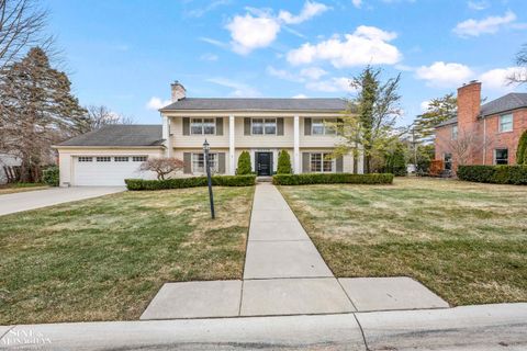 11 Wellington Place Grosse Pointe City MI 48230
