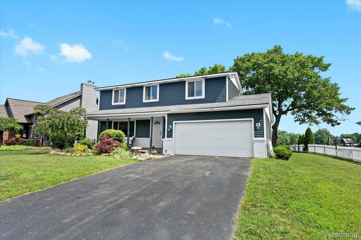 1084 Woodruff Lake Drive