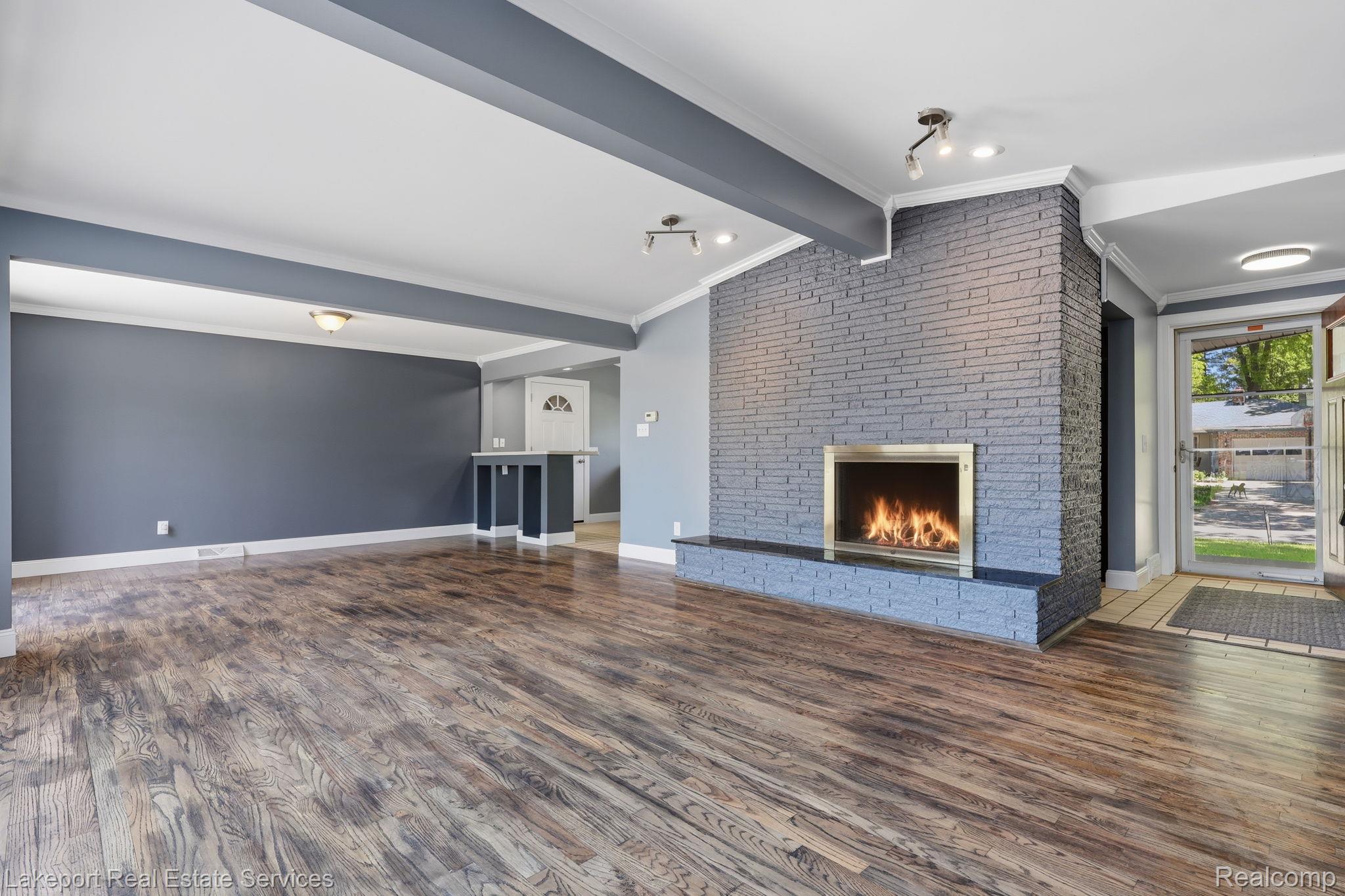 2549 Riverwood Dr Drive