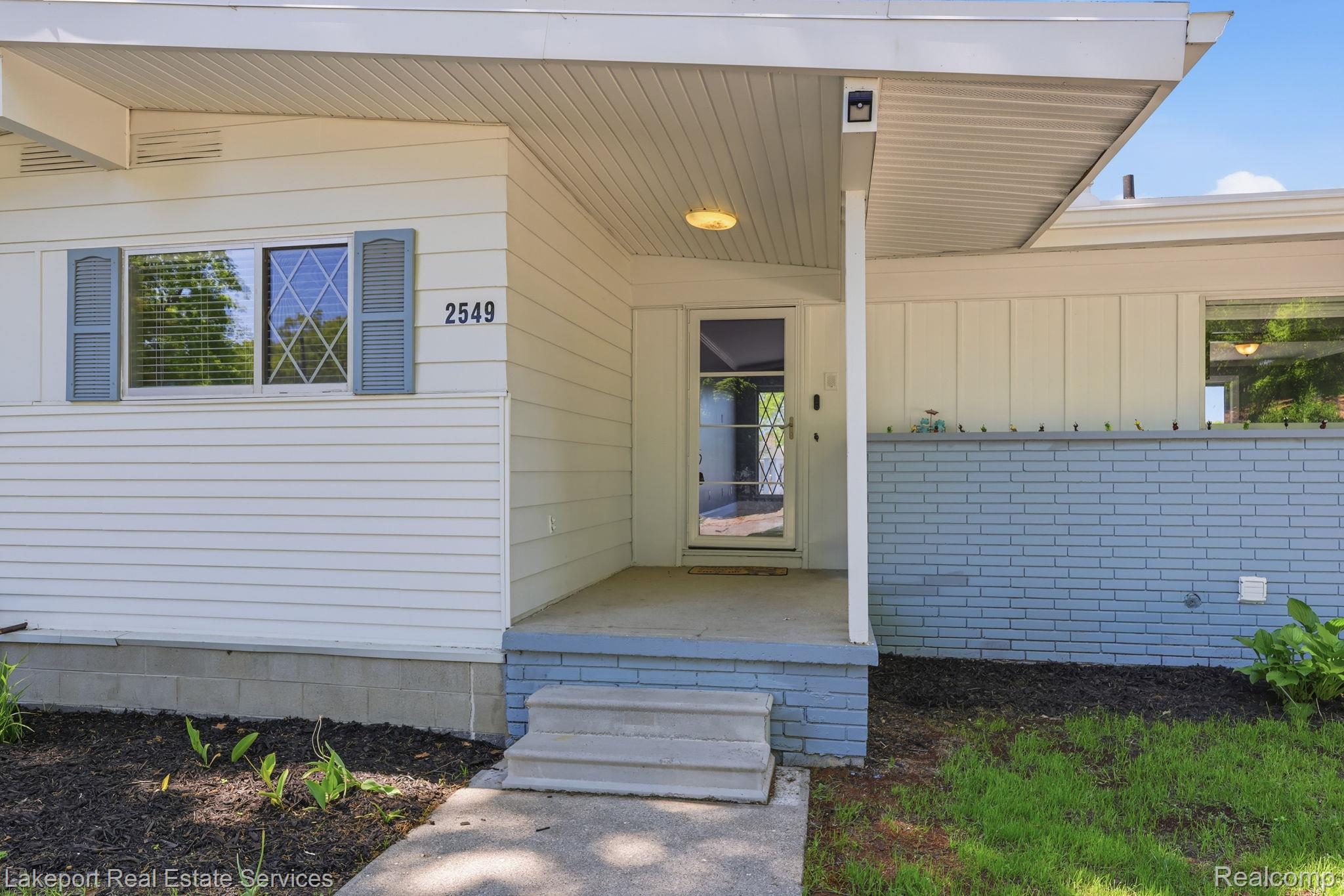 2549 Riverwood Dr Drive