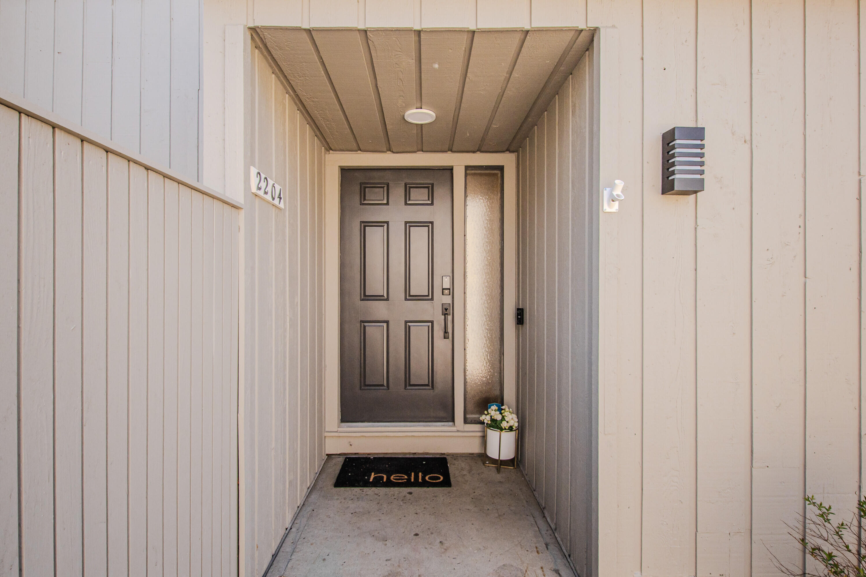 2204 Applewood Court