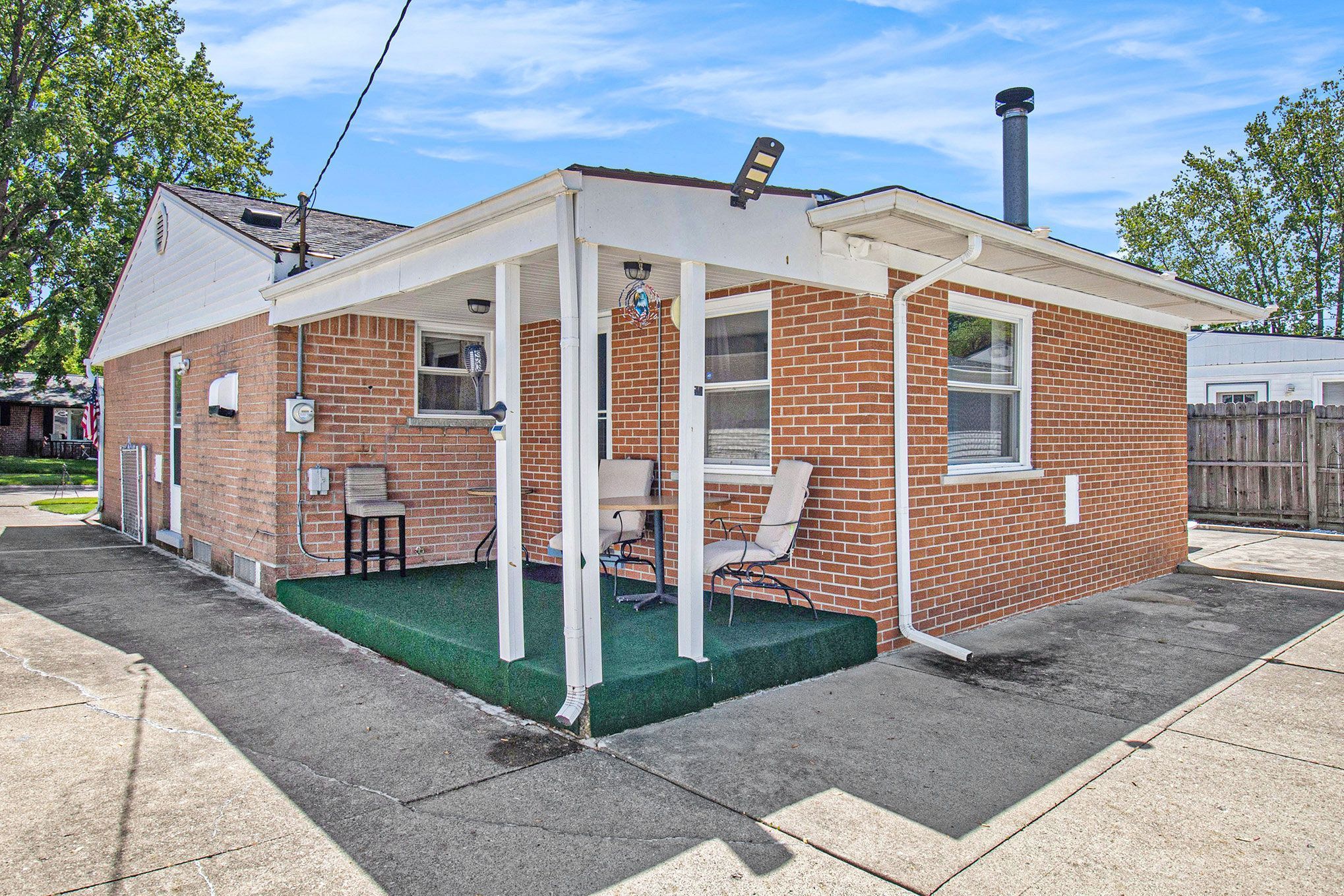 Westland City, Michigan 48186, United States, 3 Bedrooms Bedrooms, ,3 BathroomsBathrooms,Residential,Pending,134355