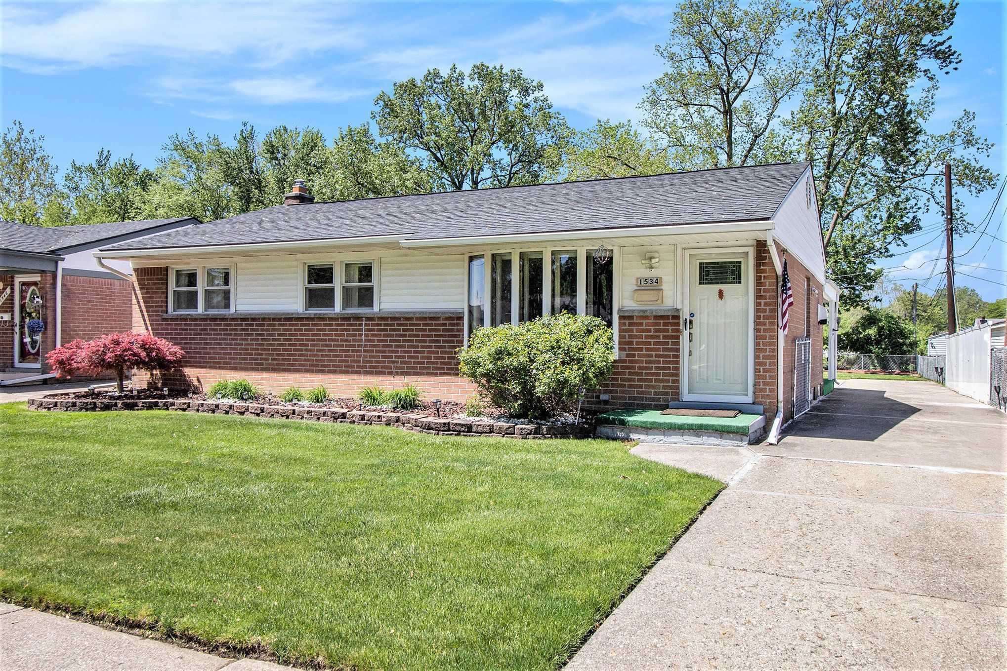 Westland City, Michigan 48186, United States, 3 Bedrooms Bedrooms, ,3 BathroomsBathrooms,Residential,Pending,134355