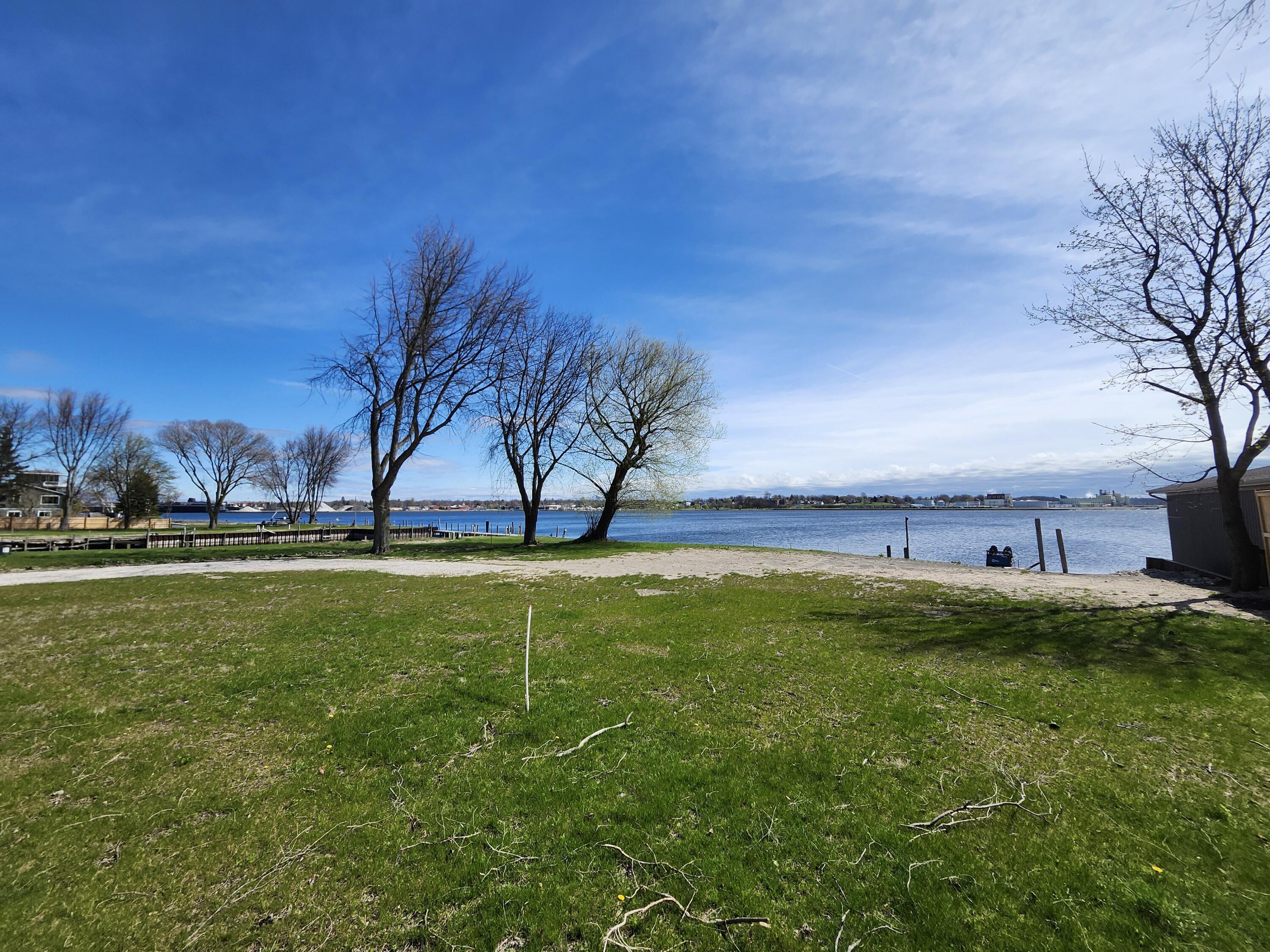 846 S Lakeshore Drive 1