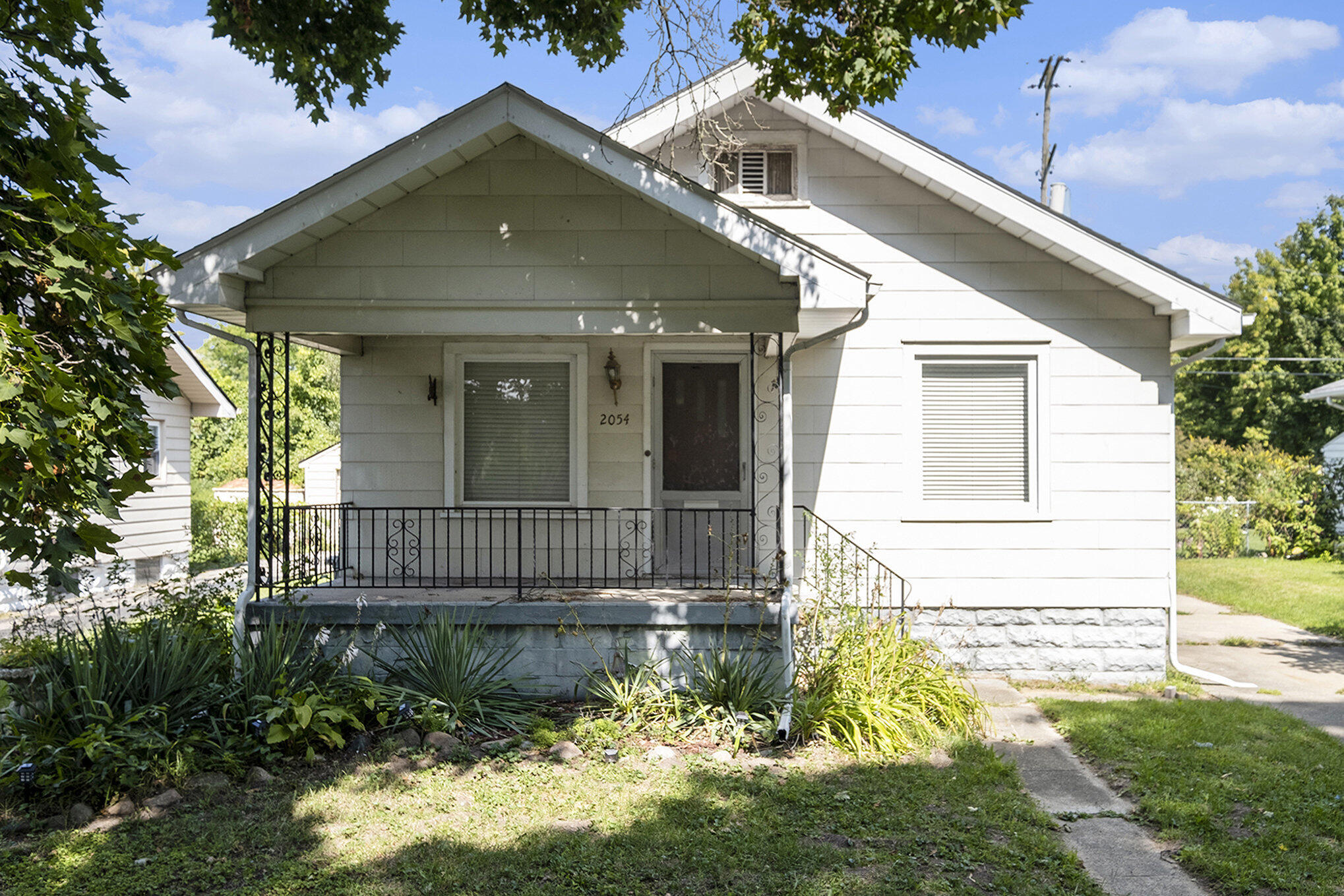 2054 Cartier Street