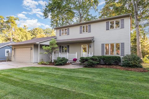 1719 Lyka Commerce Charter Township MI 48382