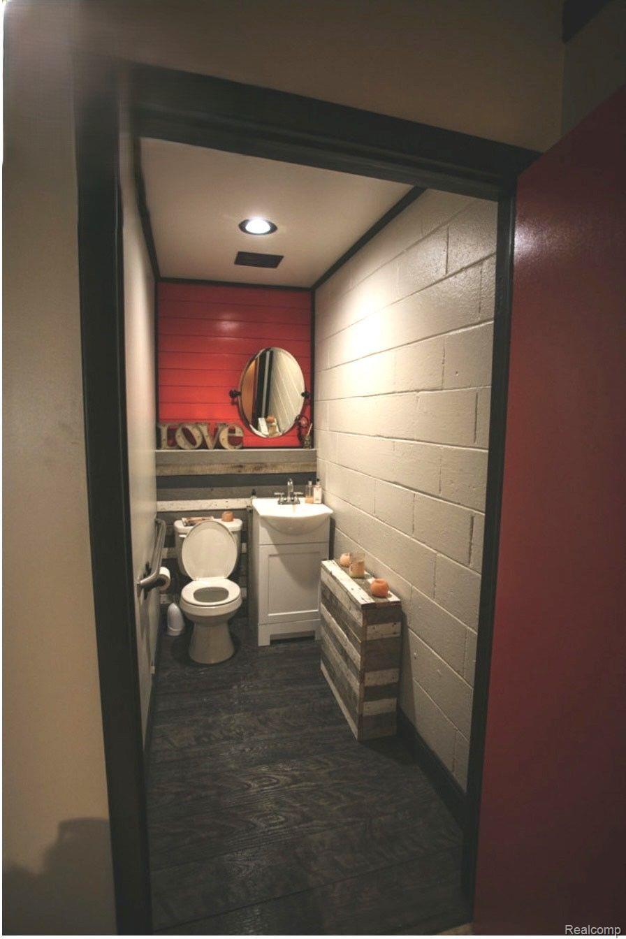 Wyandotte, Michigan 48192, United States, ,Commercial,Active,17535