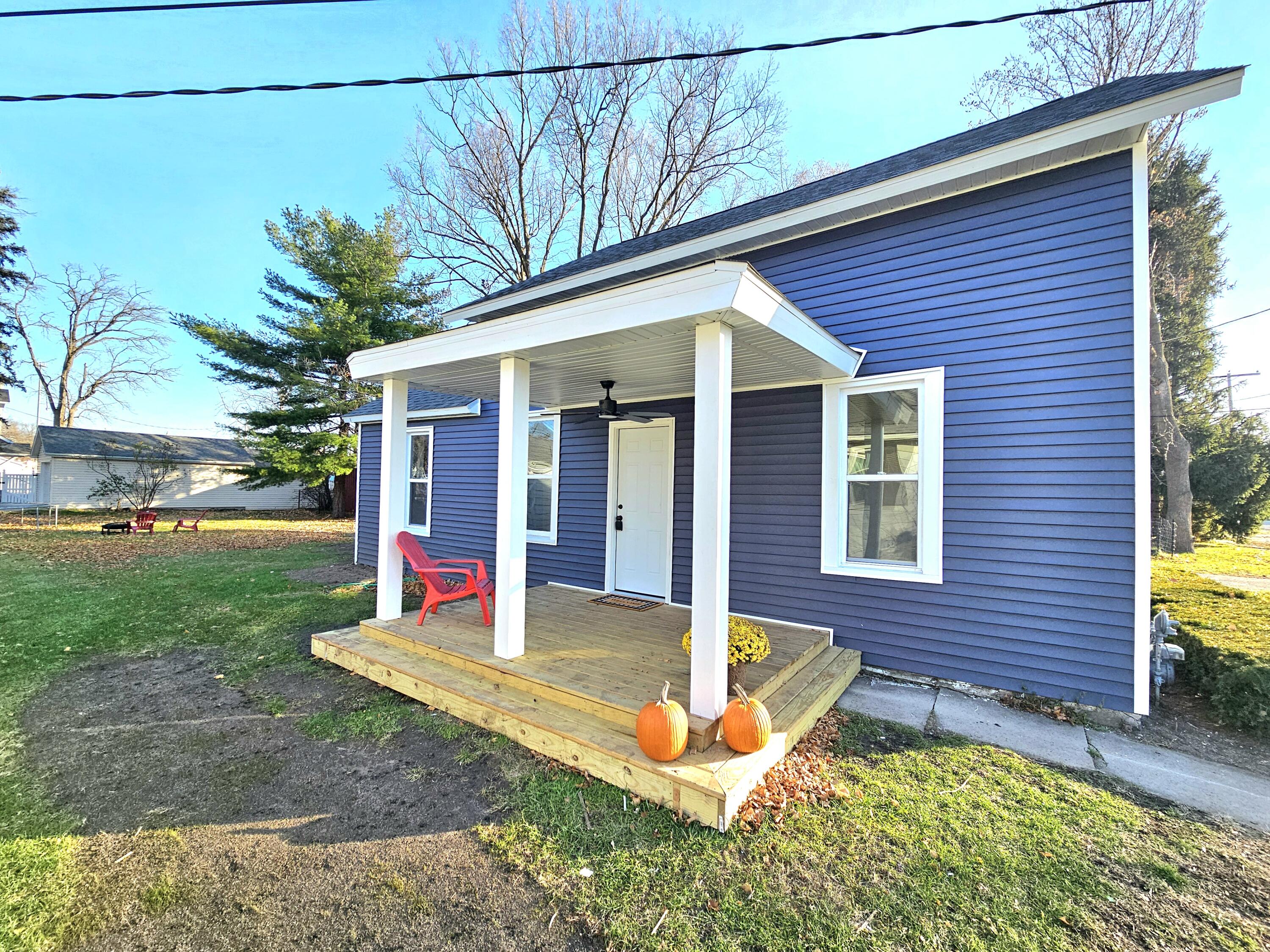 104 W Hotchin Avenue