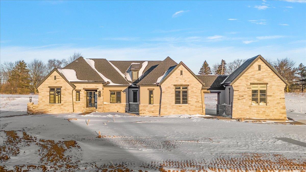 67736 Overlook Trail