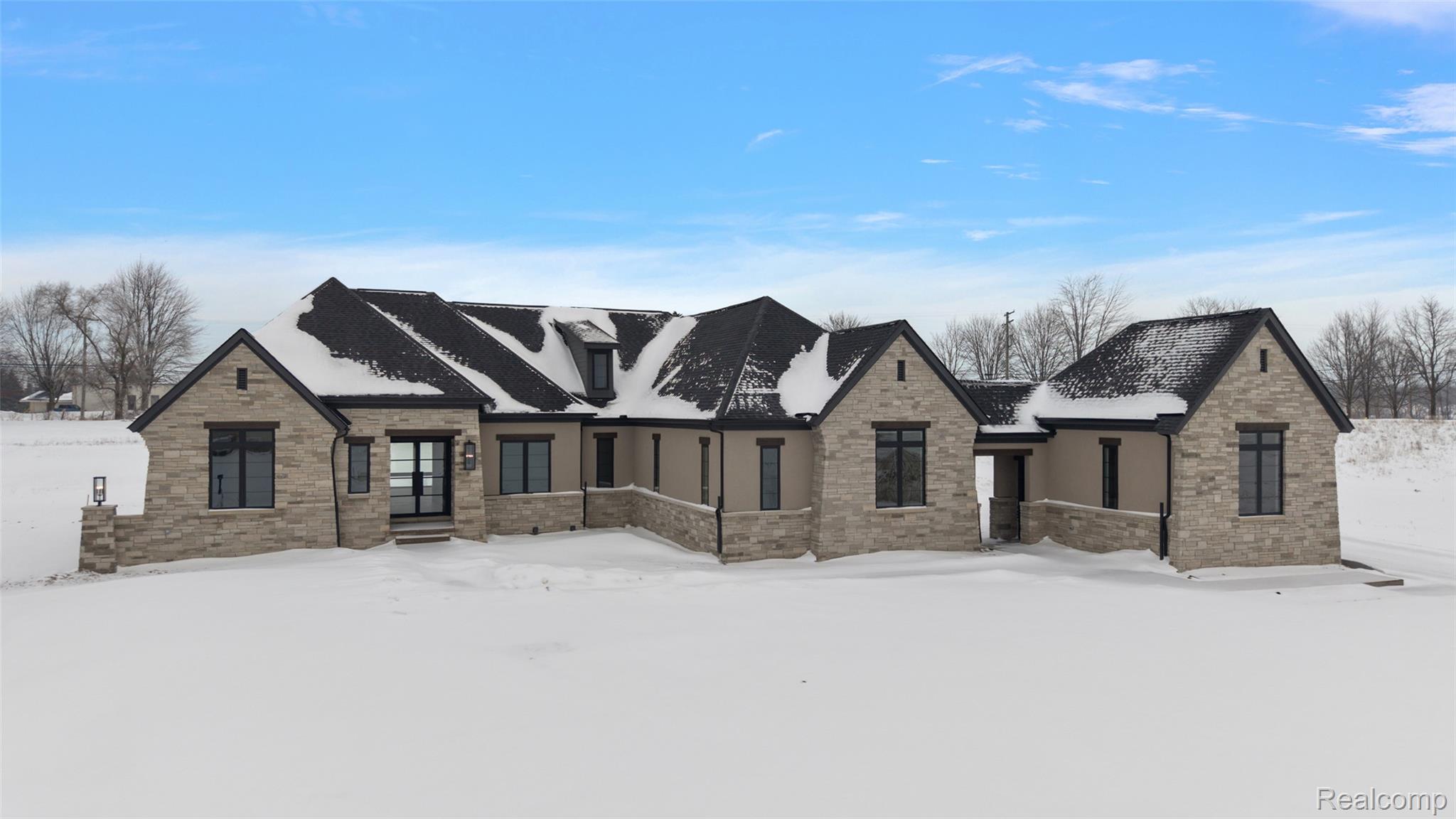 67736 Overlook Trail