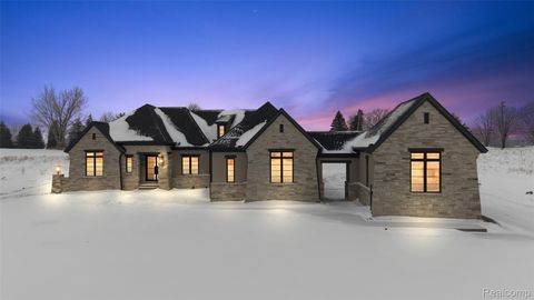 67736 Overlook Trail Washington Township MI 48095